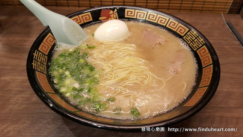 一蘭拉麵上野店，上野車站旁，交通方便