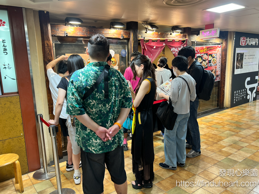 大阪梅田阪急三番街「うどん 兎麦」：，食べログ(Tabelog)超過3.7分的平價手打烏龍麵