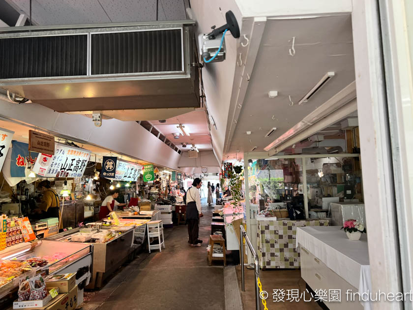日本青森魚菜中心/古川市場：自選海鮮丼配料價錢便宜又新鮮