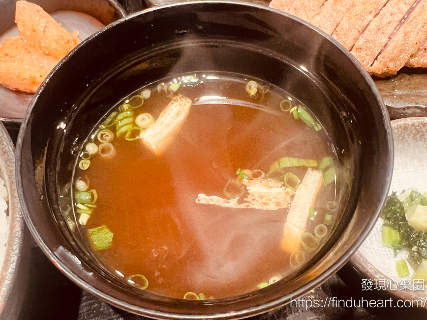 東京新宿美食：超好吃炸牛排牛かつもと村新宿本店，Google評價有4.9的高分