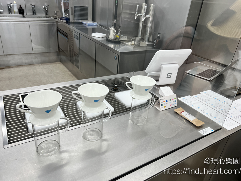 京都必去:全日本只有兩間!HUMAN MADE x 藍瓶咖啡 Blue Bottle 聯名店,超可愛藍色愛心限定商品 京都必去:全日本只有兩間!HUMAN MADE x 藍瓶咖啡 Blue Bottle 聯名店,超可愛藍色愛心限定商品