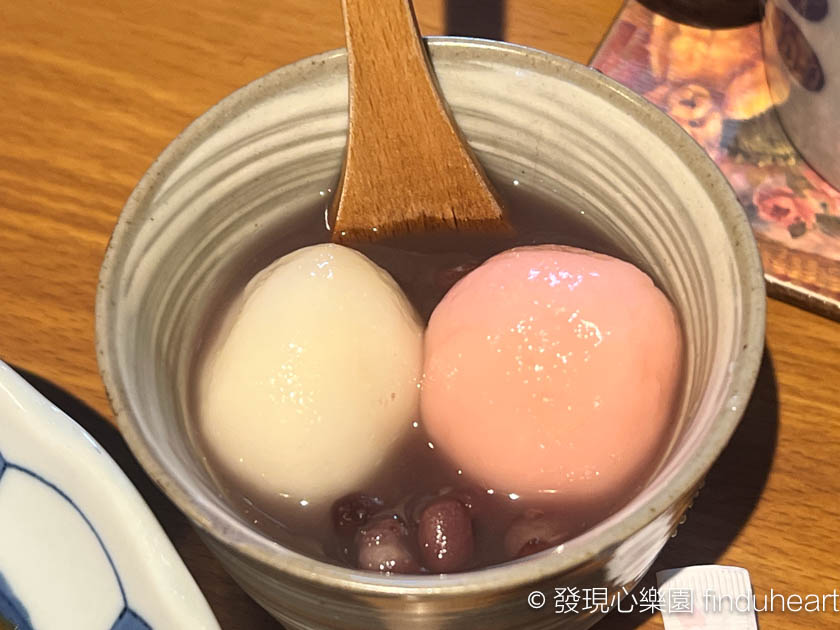 2025白川鄉合掌村美食--落人咖啡館(喫茶)在海賊王單行本封面（古屋咖啡館落人）