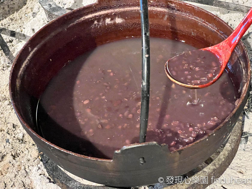 2025白川鄉合掌村美食--落人咖啡館(喫茶)在海賊王單行本封面（古屋咖啡館落人）