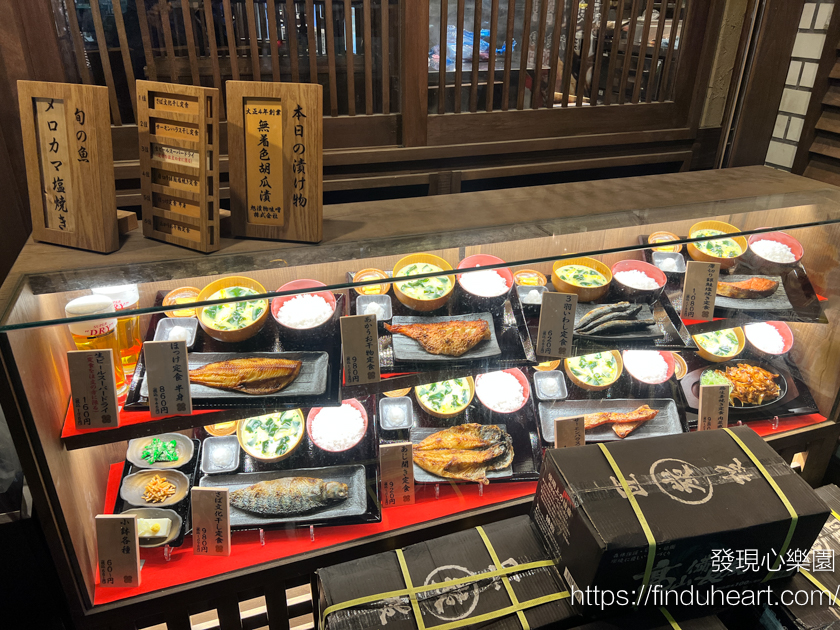 新宿美食推薦-炭火燒干物定食/しんぱち食堂，平價烤魚鮮餐廳