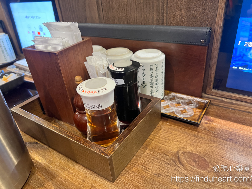 新宿美食推薦-炭火燒干物定食/しんぱち食堂，平價烤魚鮮餐廳
