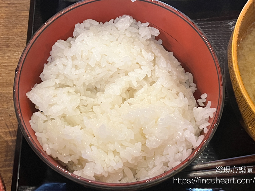 新宿美食推薦-炭火燒干物定食/しんぱち食堂，平價烤魚鮮餐廳