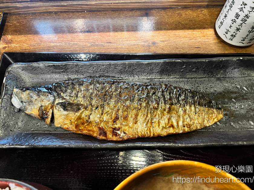 新宿美食推薦-炭火燒干物定食/しんぱち食堂，平價烤魚鮮餐廳