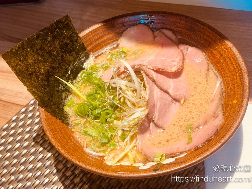 桃園美食:俺ん家ラーメン，老闆夫婦都是來是日本的家系日式拉麵(桃園藝文特區美食)