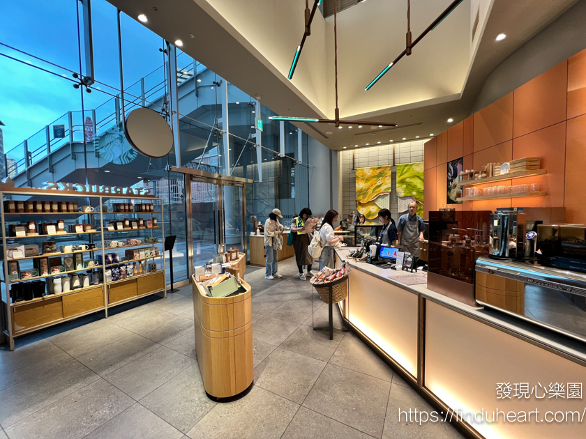 大阪星巴克TEAVANA茶飲(Starbucks tea café )專賣店，日本只有15間分店