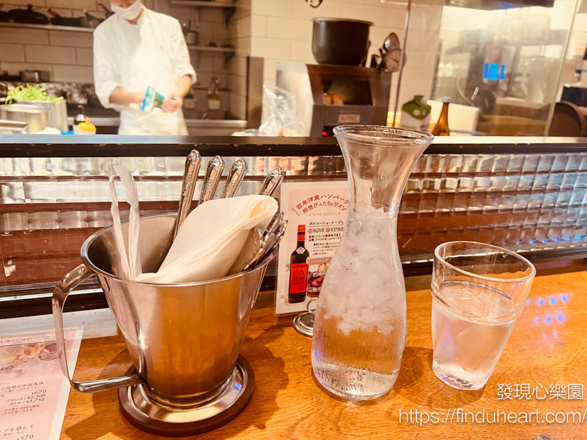 京都車站美食:東洋亭漢堡排百年洋食傳奇,從整顆冰鎮番茄到爆汁漢堡排的美味秘密 京都車站美食:東洋亭漢堡排百年洋食傳奇,從整顆冰鎮番茄到爆汁漢堡排的美味秘密