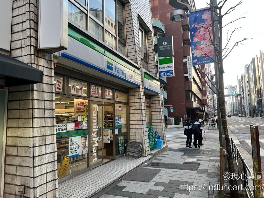 東京新宿住宿推薦：東橫INN東京新宿御苑前站3番出口，離地鐵3分鐘，周遭機能方便