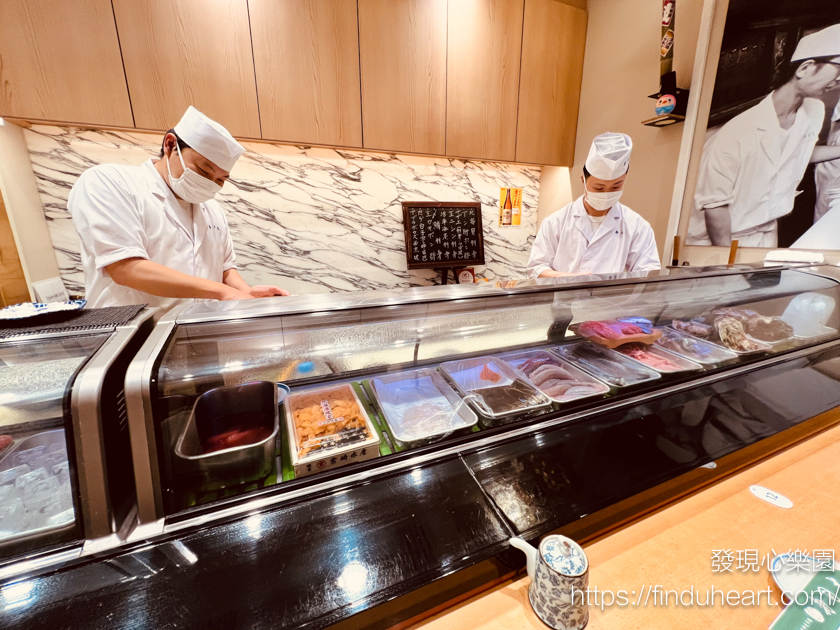 【東京豐洲市場美食】傳說中的「壽司大」!半夜排隊也甘願的神級 Omakase 握壽司全紀錄 【東京豐洲市場美食】傳說中的「壽司大」!半夜排隊也甘願的神級 Omakase 握壽司全紀錄