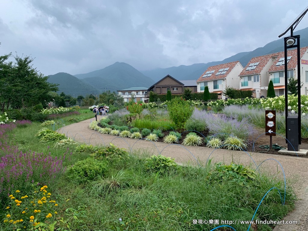 東京銀座出發日本富士山人氣景點一日遊:河口湖大石公園、忍野八海、御殿場Outlet 東京銀座出發日本富士山人氣景點一日遊:河口湖大石公園、忍野八海、御殿場Outlet