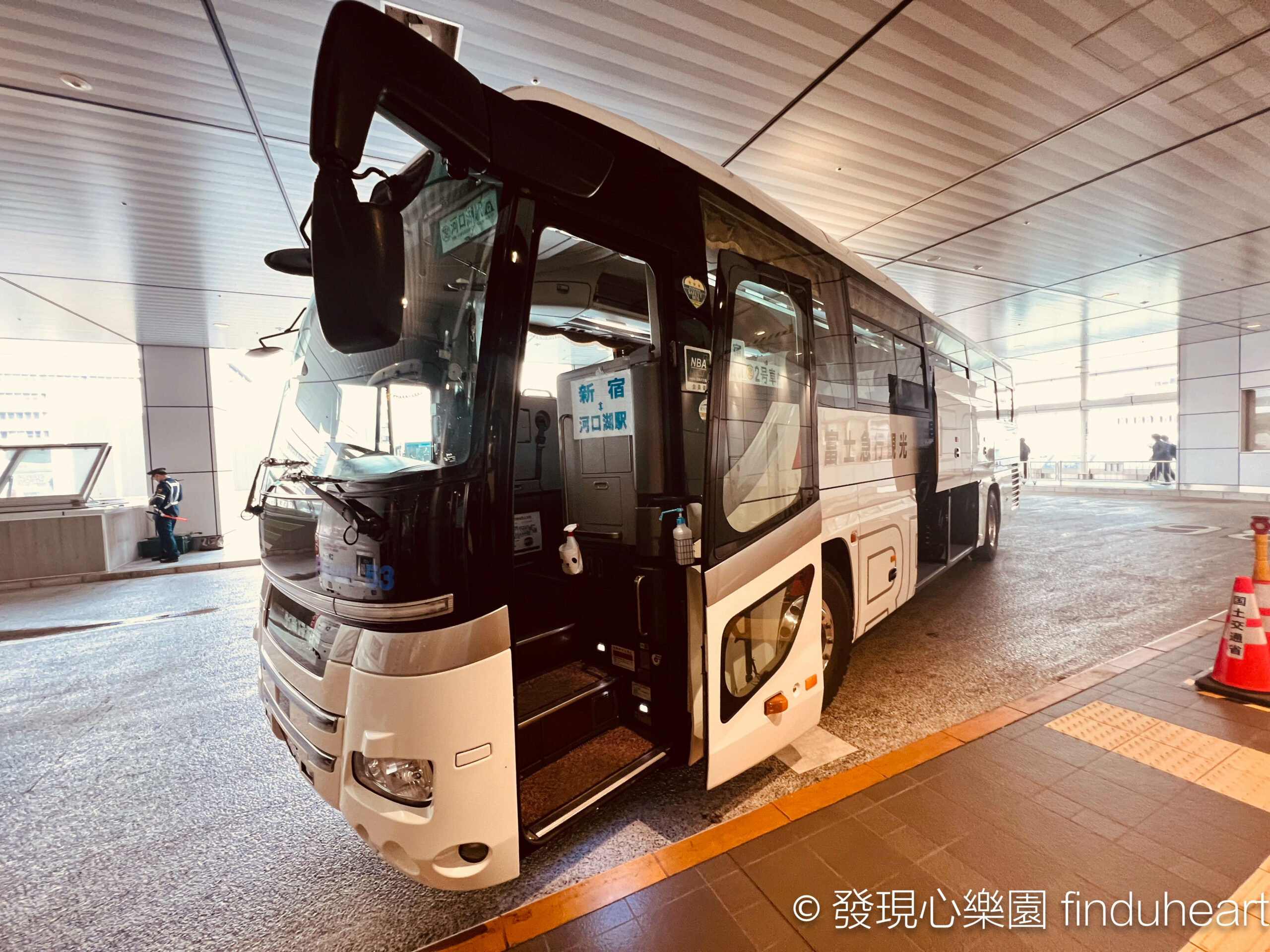 從新宿出發！河口湖富士山巴士自由行，搭乘巴士到河口湖或淺間神社