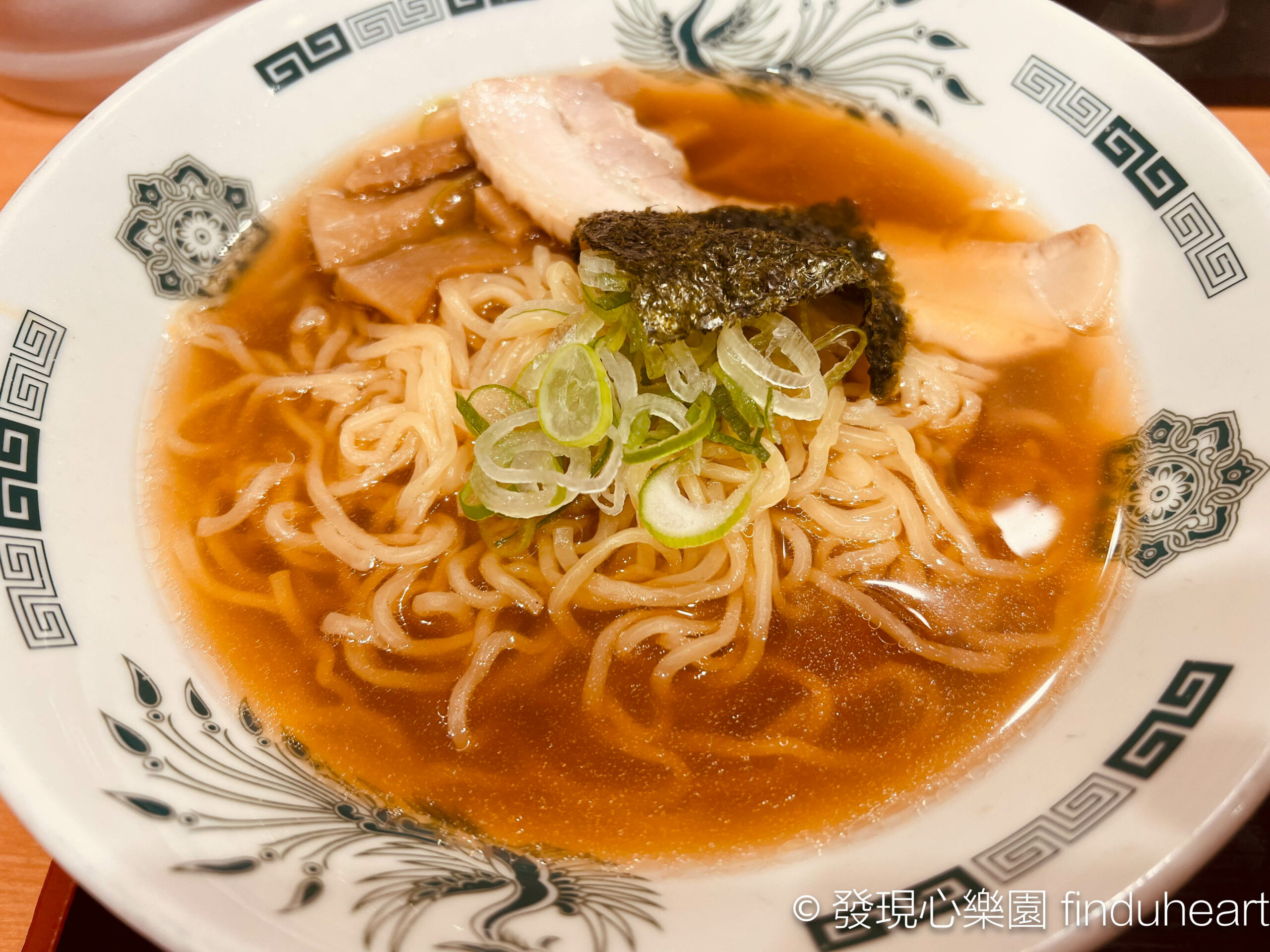 新宿平價美食「日高屋」,大份量蔬菜拉麵、豬肉豆芽炒青菜,省荷包又吃超飽,在地人也愛的美味連鎖食堂 新宿平價美食「日高屋」,大份量蔬菜拉麵、豬肉豆芽炒青菜,省荷包又吃超飽,在地人也愛的美味連鎖食堂