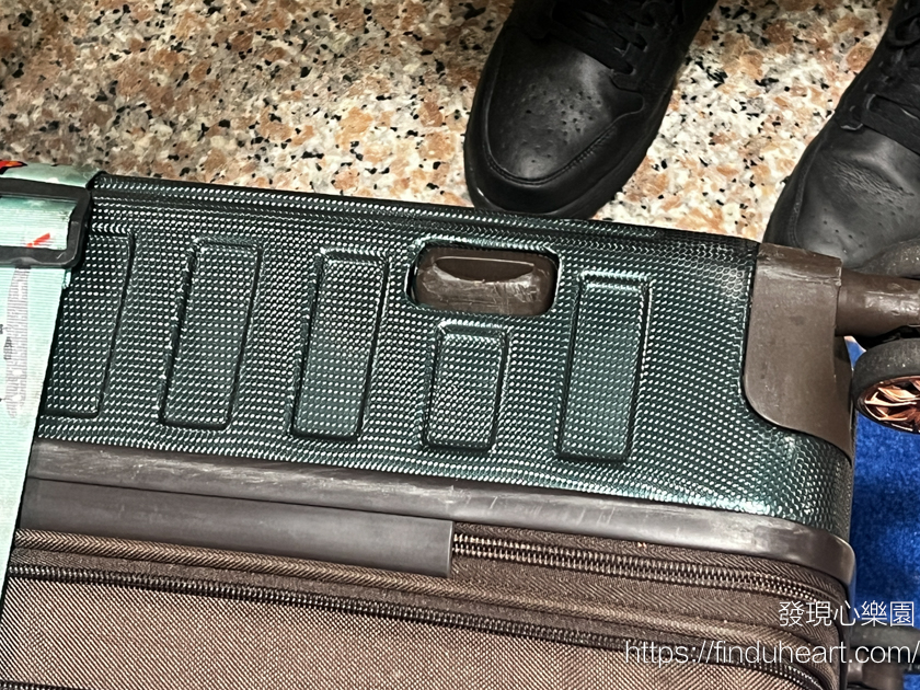 出國行李箱被摔壞怎麼辦?超實用機場的索賠流程與實例分享 出國行李箱被摔壞怎麼辦?超實用機場的索賠流程與實例分享