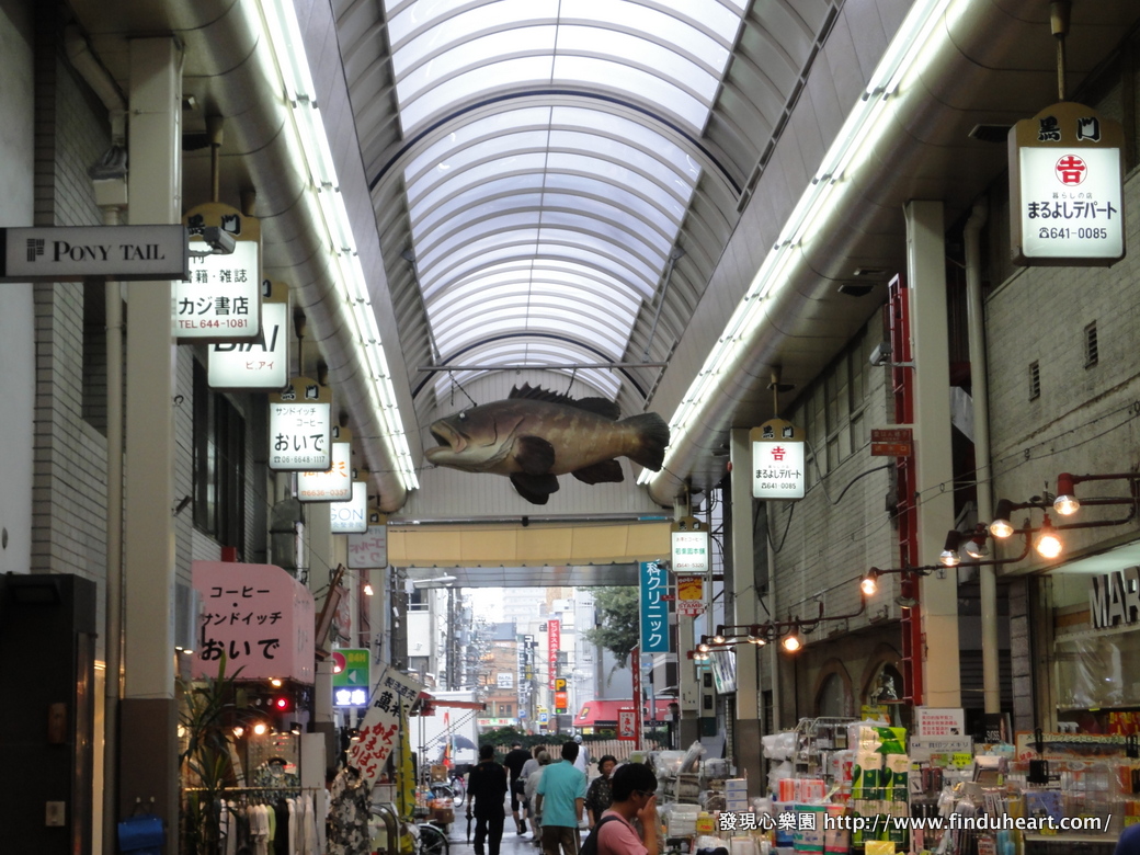 大阪黑門市場「養樂多事件」神展開!滿滿美食還是觀光客陷阱?買東西前記得多看一眼! 大阪黑門市場「養樂多事件」神展開!滿滿美食還是觀光客陷阱?買東西前記得多看一眼!