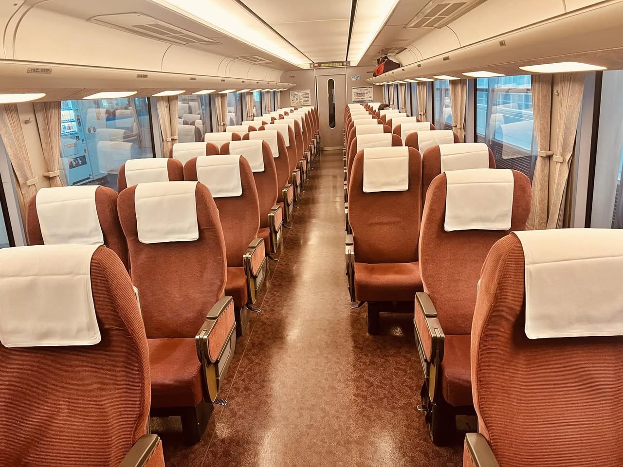 日本旅遊必看!從新幹線「綠色車廂」炎上事件,搞懂JR一般車廂與一般車廂的搭乘禮儀 日本旅遊必看!從新幹線「綠色車廂」炎上事件,搞懂JR一般車廂與一般車廂的搭乘禮儀